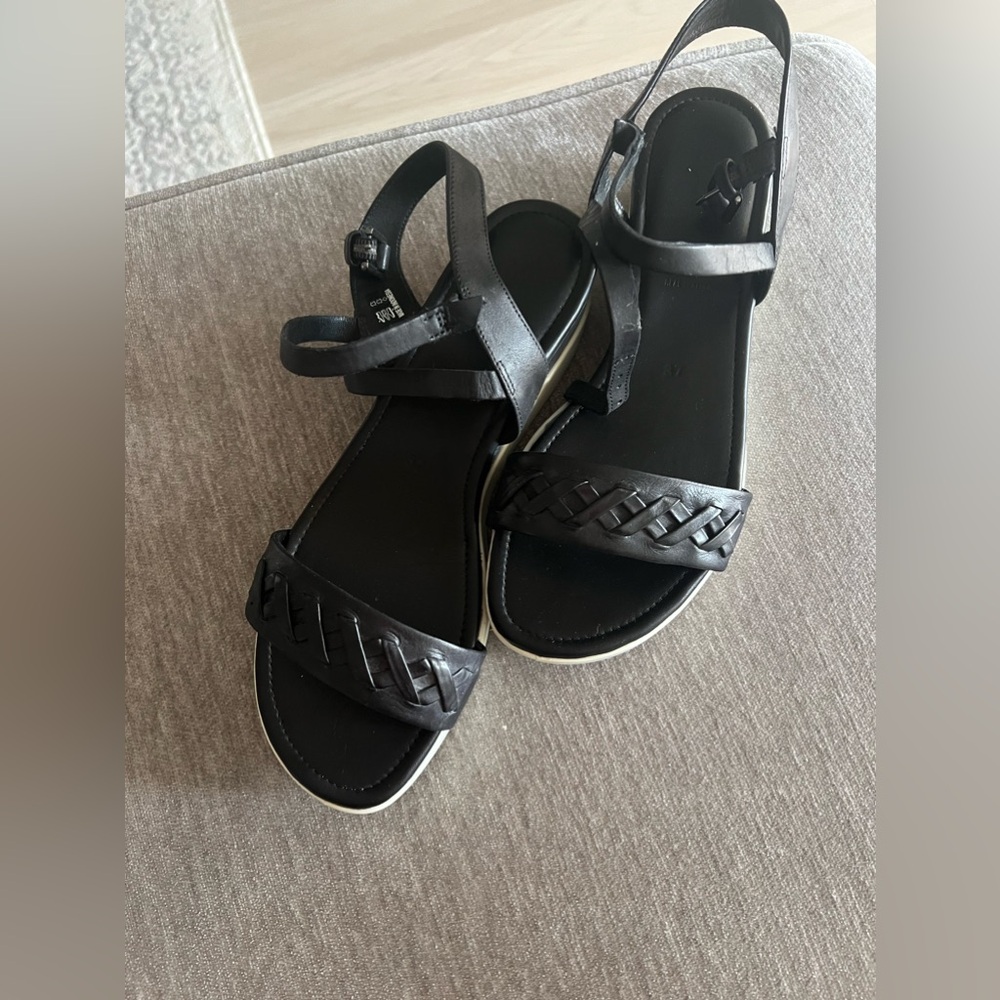 Ecco black sandals